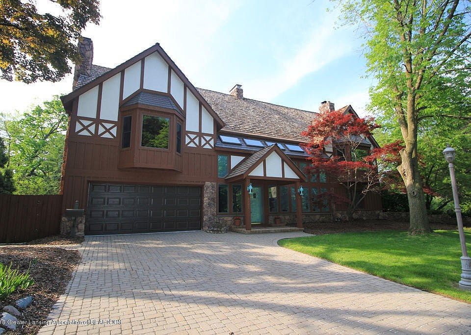 1141 SOUTHLAWN