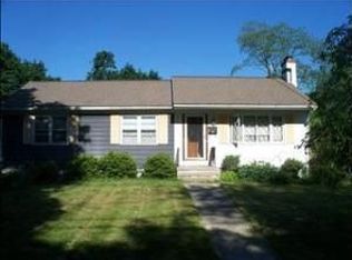 6 Dublin Ln, Poughkeepsie, NY 12603