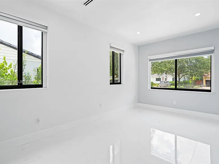 56 Whitethorn Dr — Photo 16