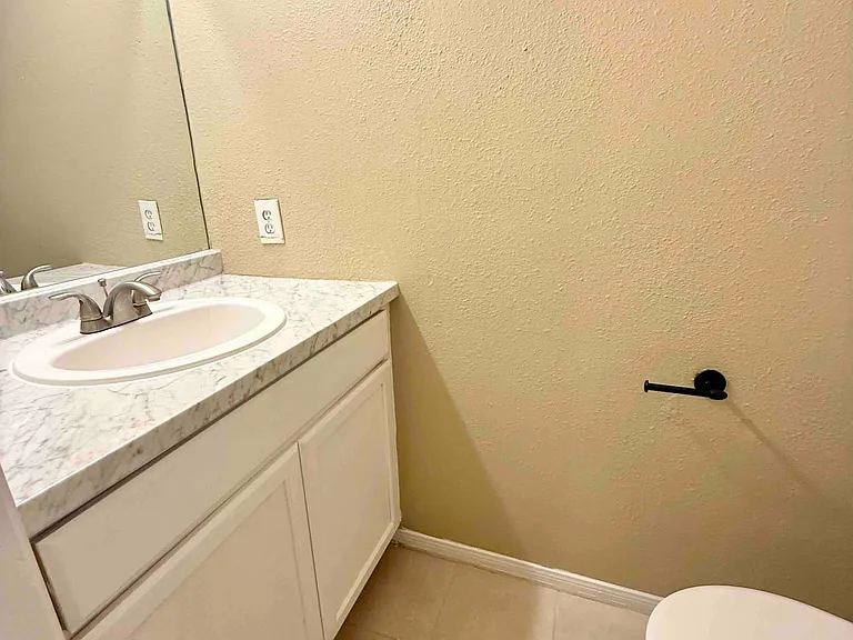 502 Dewberry Dr — Photo 10