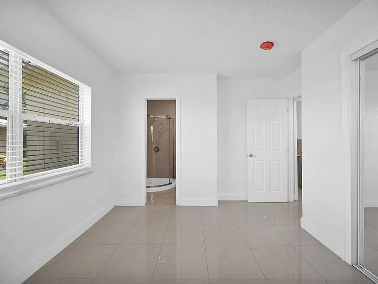 Waterford Villas - 551 Kathy Ct Margate, FL 33068 — Photo 10