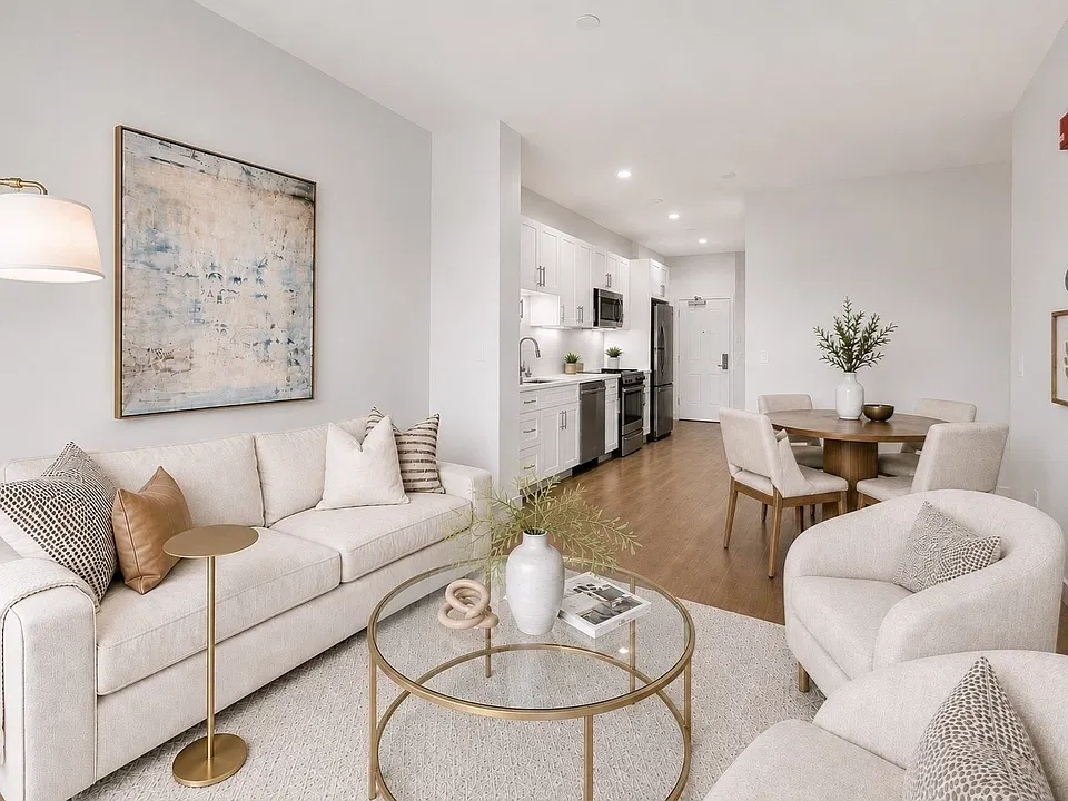205 Maverick St #U308