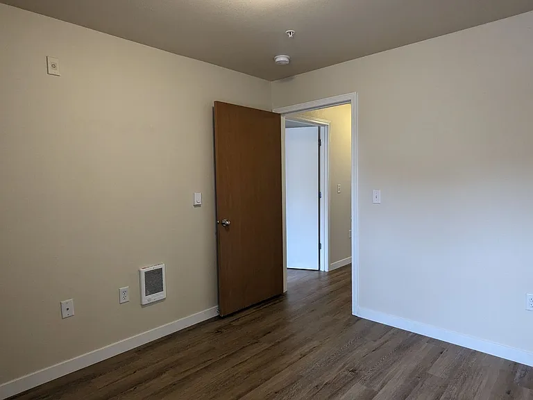 Wellesley Park Apartments — Photo 17