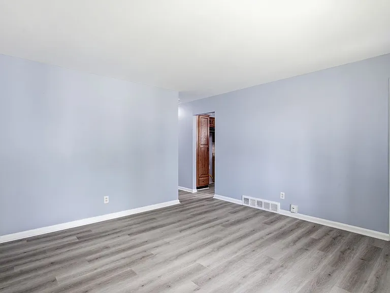 1663 Wilson Ave — Photo 12