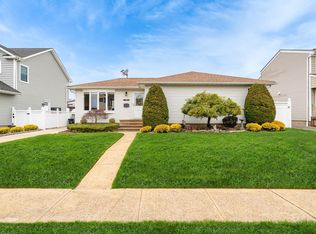 3609 Woodward Ave, Seaford, NY 11783