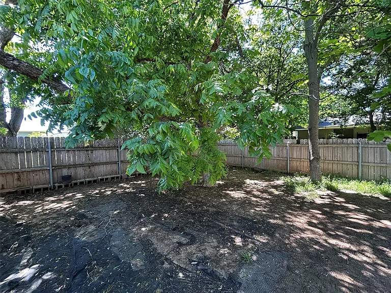 7316 Lake Charles Dr — Photo 19