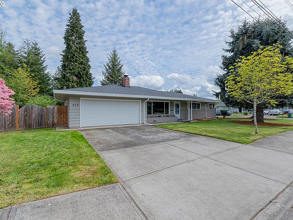 3rd image of 572 SE 18th Ave