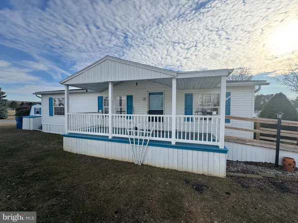 102 Bent Pine Ct S, Lancaster, PA 17603