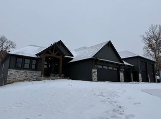 853 200th Ave NW, Oak Grove, MN 55011