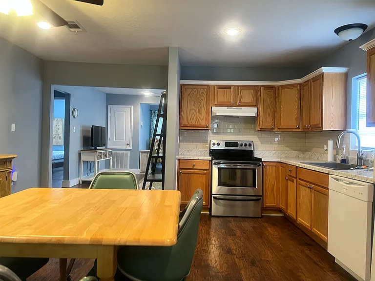 132 W Cherry Dr — Photo 4