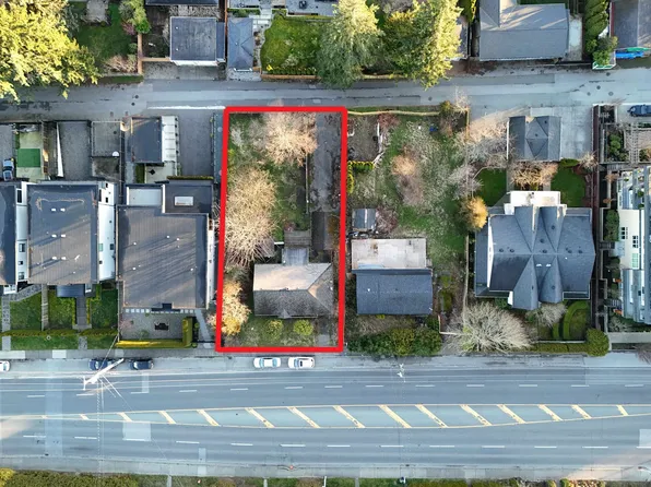 14068 N Bluff Rd, White Rock, BC V4B 3C3