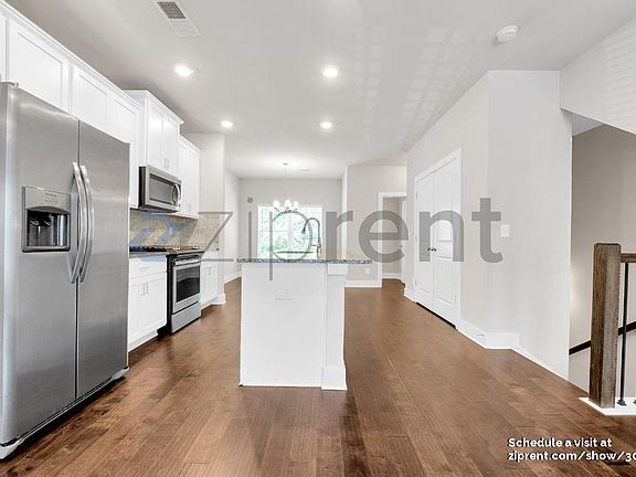 5th image of 3758 Oxford Cir