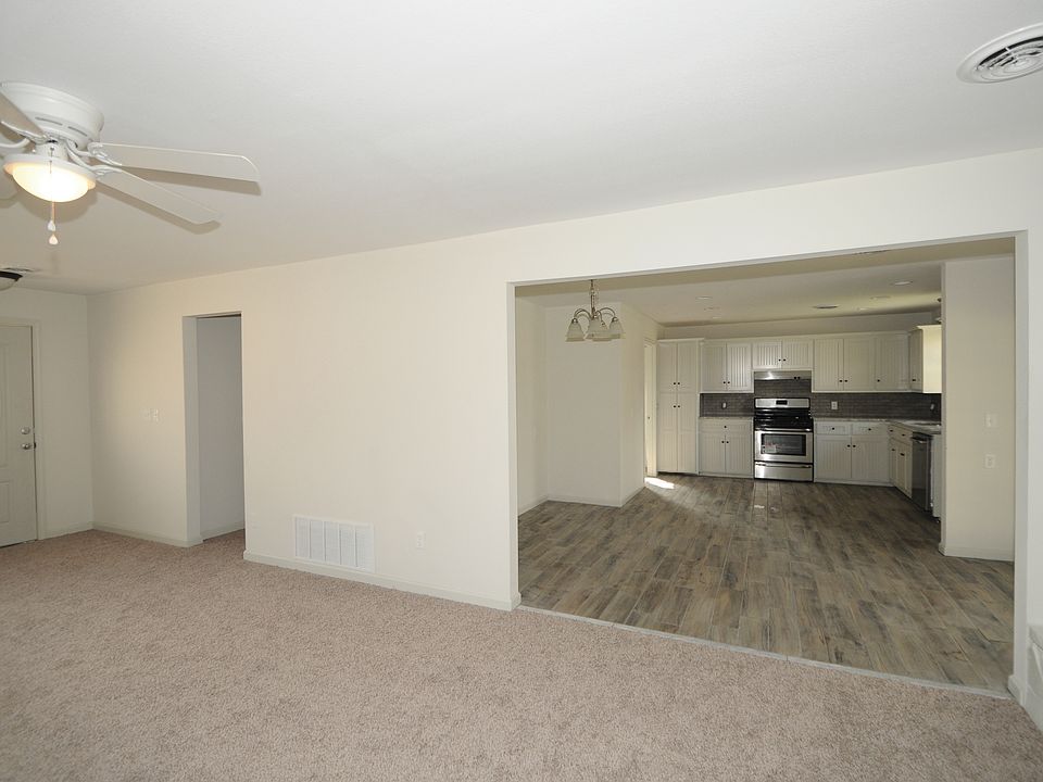 Living room & Kitchen