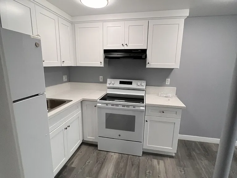 3556 Sanborn Ave #C — Photo 2