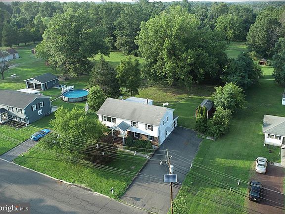 4th image of 88 Groveville Rd