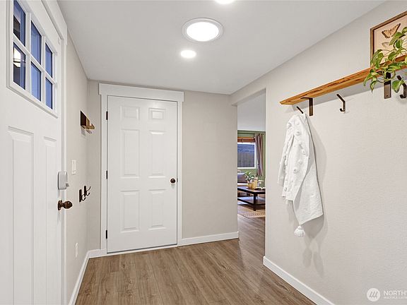 4th image of 3855 Fraser Street