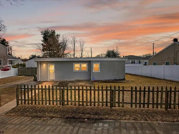 32 W Meyran Ave, Somers Point, NJ 08244
