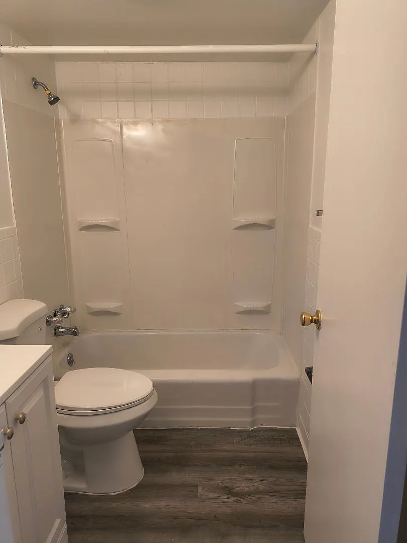 Bruno Garden Apartments — Photo 4