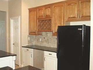 3rd image of 160 Belmont Dr
