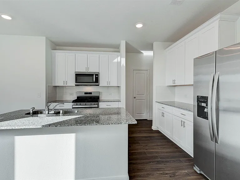 25821 Hedgerow Dr — Photo 17