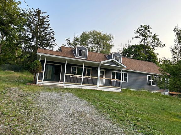3rd image of 423 Oak St