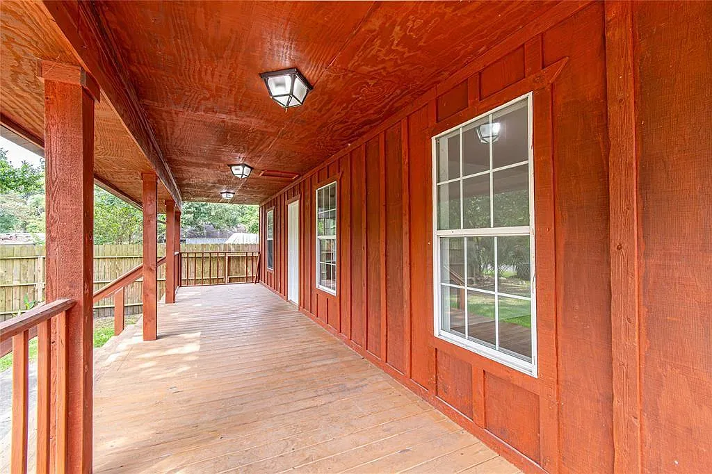 4 bed, 2.5 bath, 1624 sqft, $2,100 — Photo 3