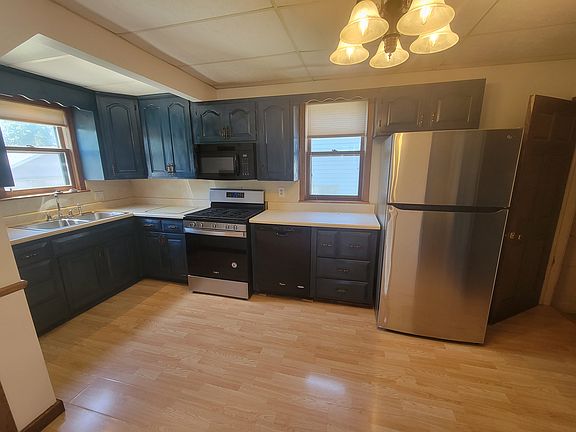 2nd image of 300 Central Ave S