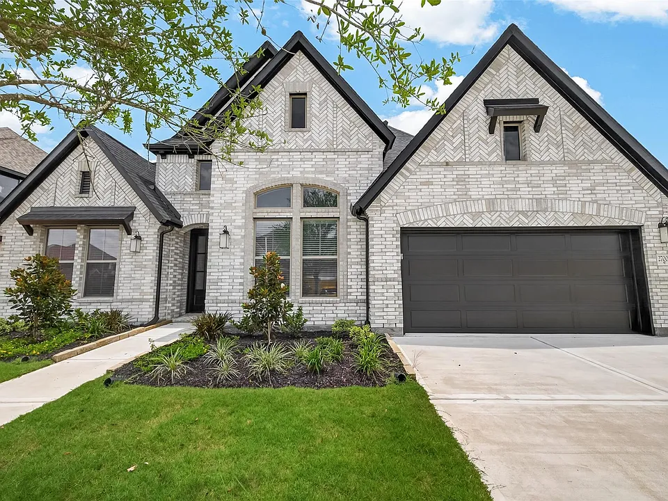 27003 Estella Meadow Ln