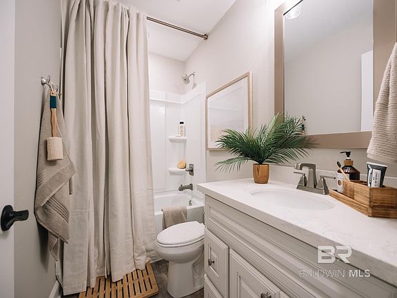 3rd image of 12903 Gondala St