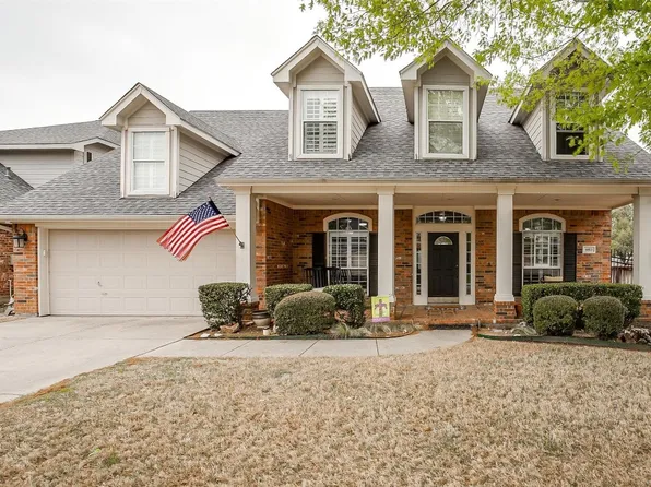 6813 Briarwood Dr, Fort Worth, TX 76132