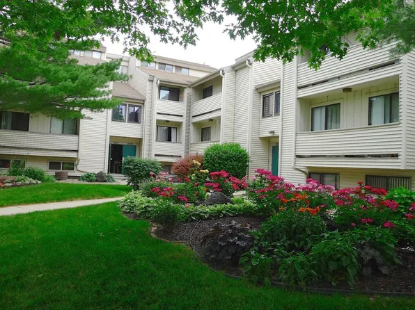 2111 Melrose Dr APT B, Champaign, IL 61820