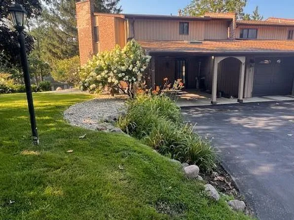 469 Country Club DRIVE #1, Lake Geneva, WI 53147