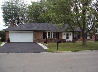 1304 Hillside Dr, Greenville, OH 45331