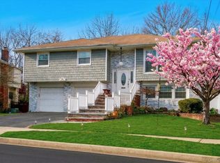 1061 Fordham Lane, Woodmere, NY
