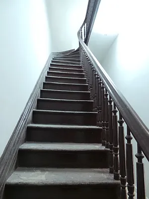 Rented by Perry Associates NYC Inc | media 25