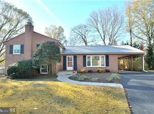2219 Traies Ct, Alexandria, VA 22306