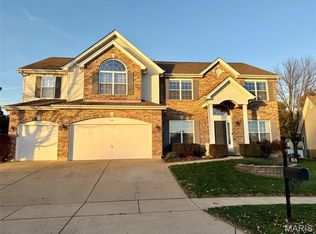 814 Summit Glen Ct, Fenton, MO 63026