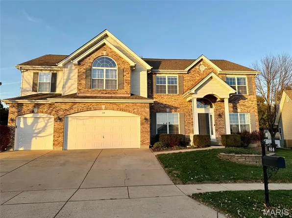 814 Summit Glen Ct, Fenton, MO 63026