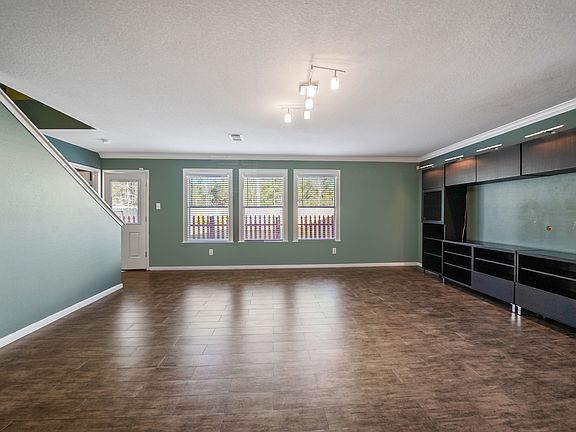 4th image of 7103 Foxvista Ln