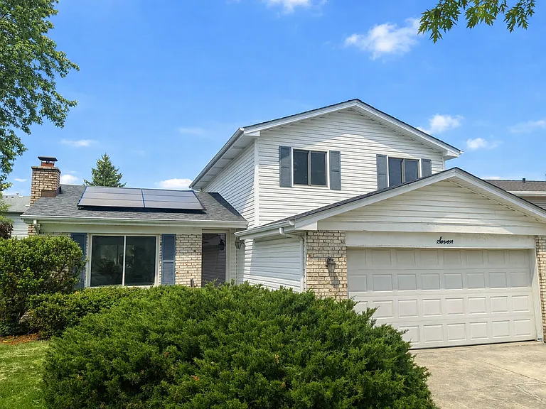 7 Blue Jay Ct — Photo 1