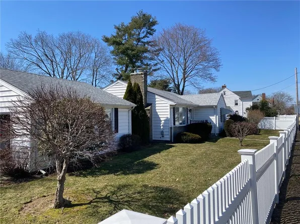 1001 Pawtucket Ave, Rumford, RI 02916