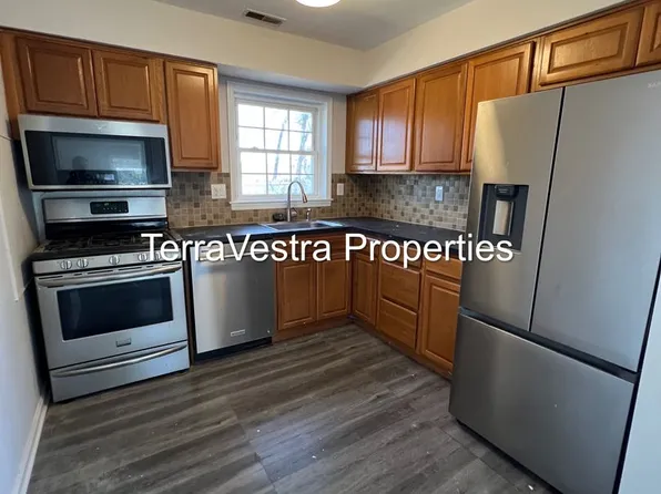 23 Spar Dr, Sicklerville, NJ 08081