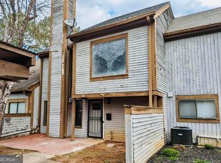 95 Willowick Dr, Lithonia, GA