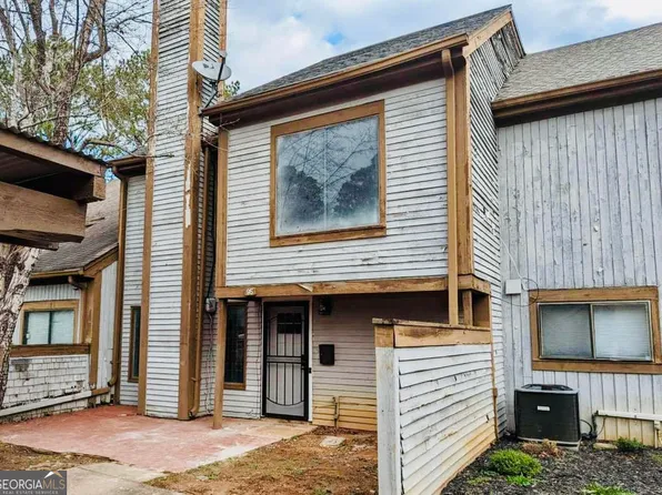 95 Willowick Dr, Lithonia, GA 30038