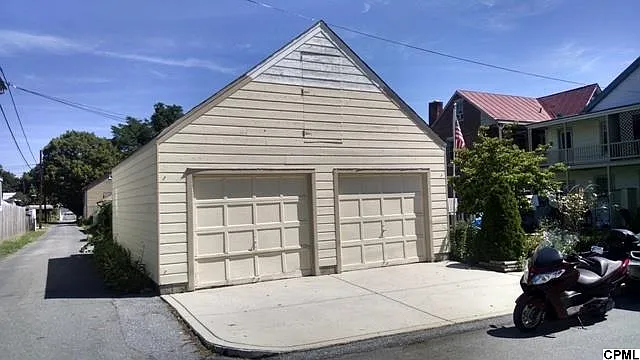 Building Photo 4