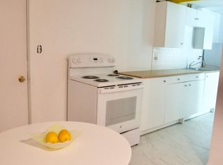 6 Cottage St, Salem, MA 01970