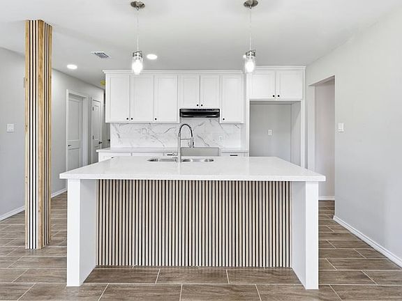 5th image of 1001 N 26th St