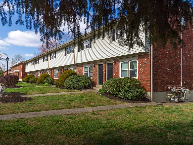 Hidden Creek Community | Beautiful Exteriors & Landscaping