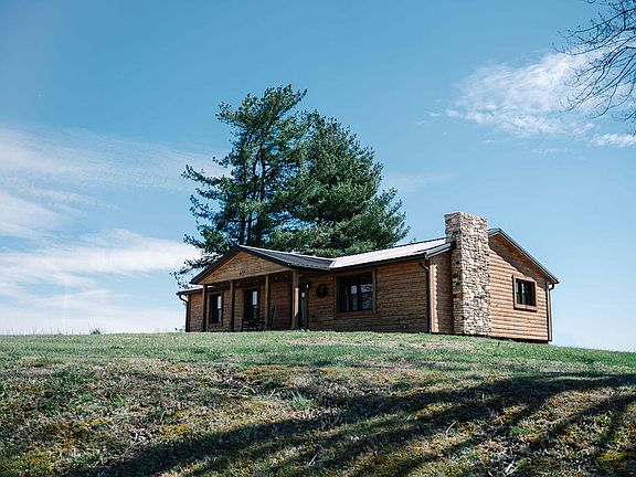 3rd image of 477 Wildcat Ridge Ln