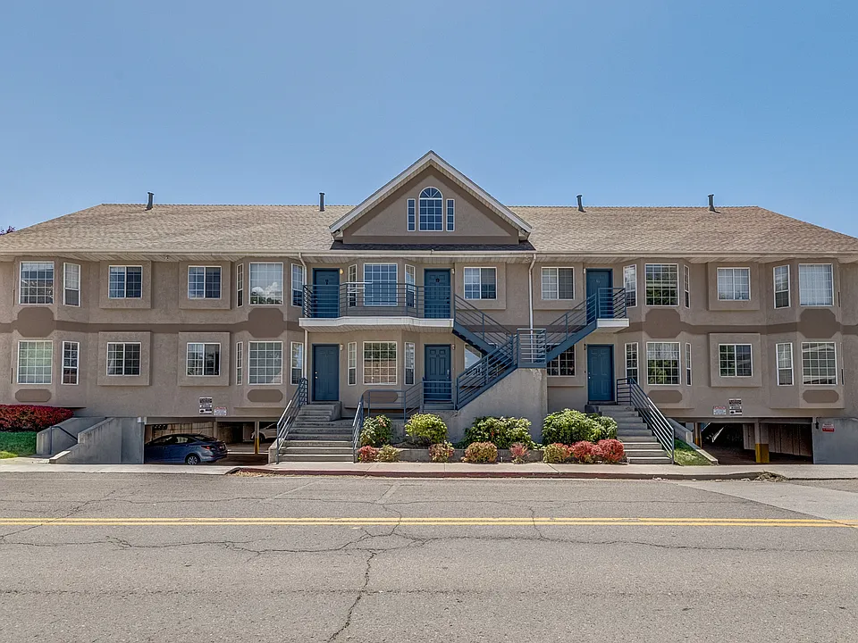 947 N University Ave #10